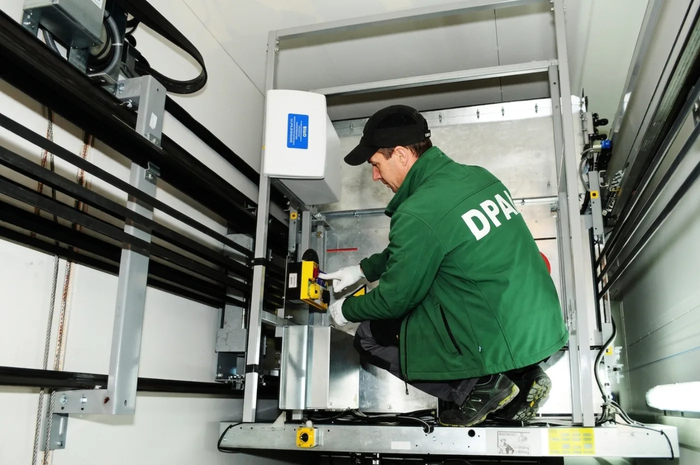 ERP & hôtels ascenseur Paris | DPA Ascensoriste pour ERP, hôtels et résidences à Paris